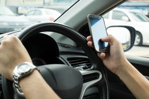 Don’t Drive Distracted:  5 Things You Shouldn’t Do While Driving